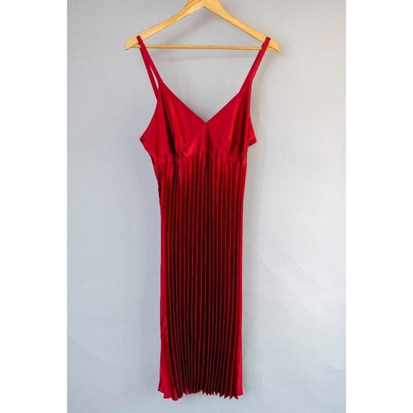 Jones New York Dresses & Skirts - Jones New York | PLEATED SLIP DRESS | Red | L - XL